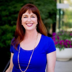 Jennifer Moyer Headshot